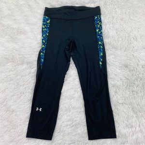 Under Armour  low rise cropped leggings in black